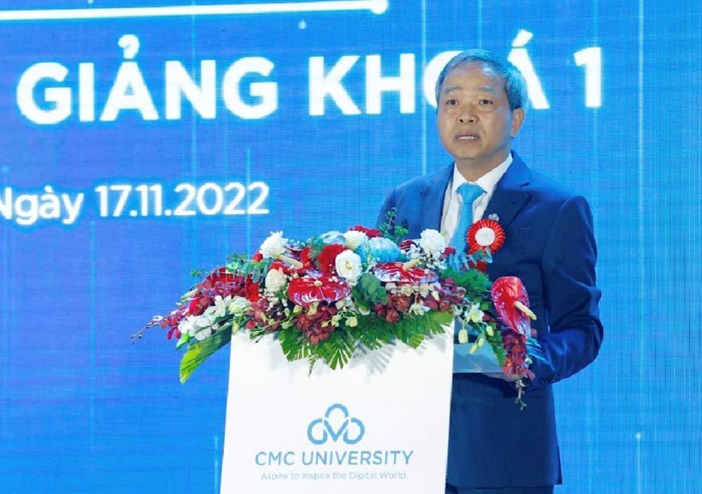 cmc ra mat mo hinh dai hoc so dau tien cua viet nam