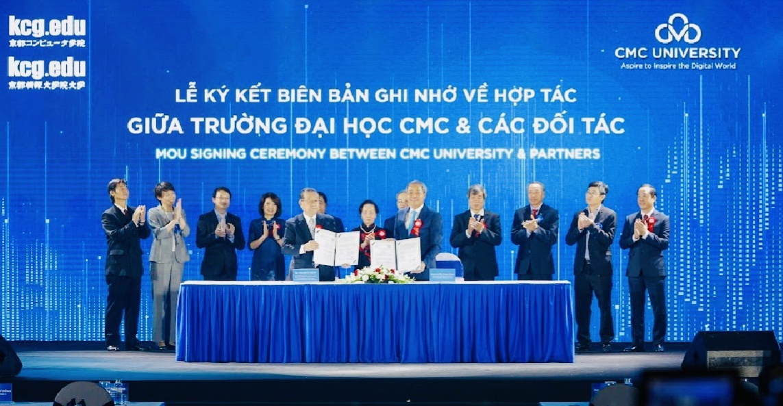 cmc ra mat mo hinh dai hoc so dau tien cua viet nam