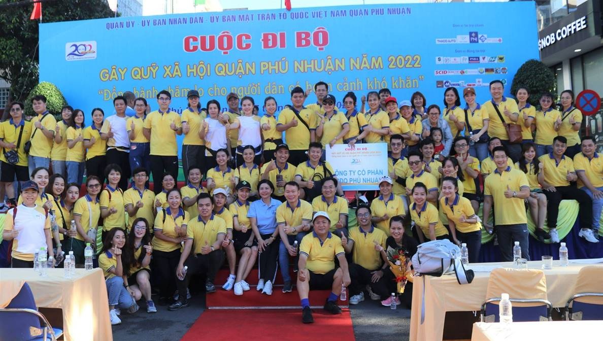 PNJ cùng 4.000 người đi bộ gây quỹ cho bà con khó khăn pnj cung 4000 nguoi di bo gay quy cho ba con kho khan