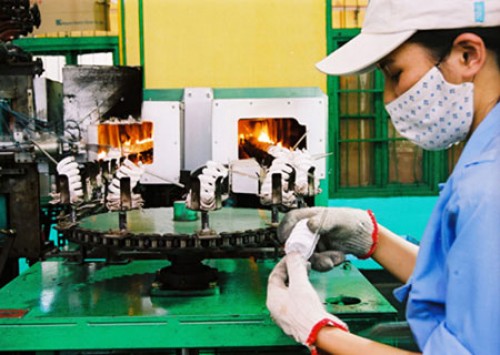 Coi chừng té vì hàng rào kỹ thuật