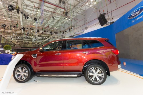 Phiên bản cao cấp nhất của Ford Everest 2016 có giá lên tới 1,629 tỷ đồng