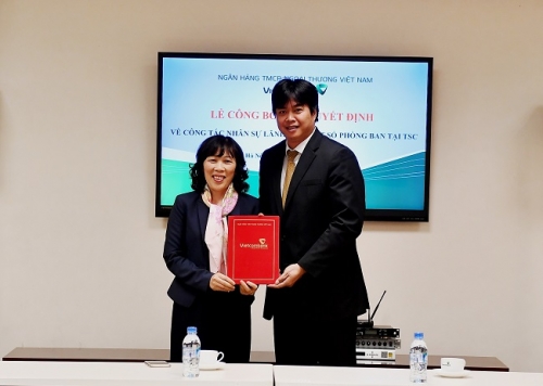 Vietcombank điều động, tuyển dụng và bổ nhiệm nhiều cán bộ tại trụ sở chính