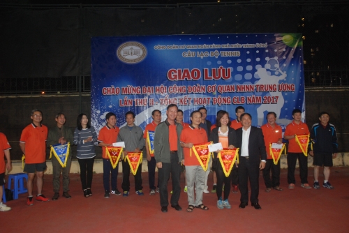 Công đoàn NHNN Trung ương: Thi đấu giao lưu tổng kết hoạt động CLB tennis