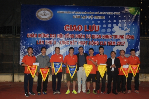 Công đoàn NHNN Trung ương: Thi đấu giao lưu tổng kết hoạt động CLB tennis
