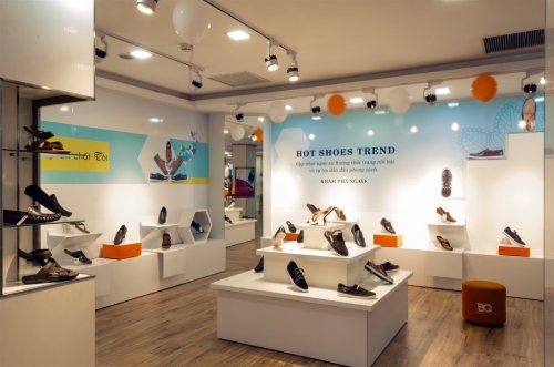 Đến BQ sắm giày hiệu, trúng quà tiền triệu