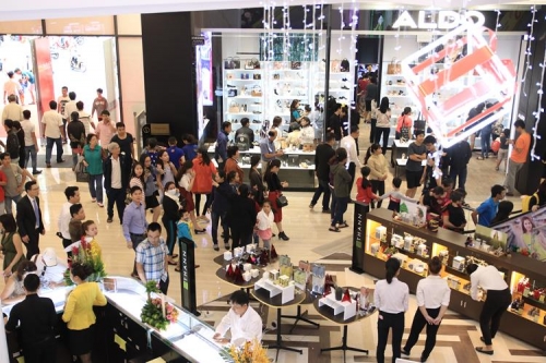 Gần 70.000 lượt khách đến Vincom Plaza Lê Thánh Tôn, Nha Trang ngày khai trương Gần 70.000 lượt khách đến Vincom Plaza Lê Thánh Tôn, Nha Trang ngày khai trương