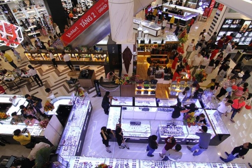 Gần 70.000 lượt khách đến Vincom Plaza Lê Thánh Tôn, Nha Trang ngày khai trương Gần 70.000 lượt khách đến Vincom Plaza Lê Thánh Tôn, Nha Trang ngày khai trương