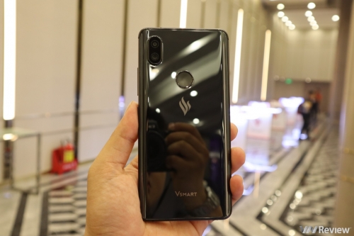 4 smartphone Vsmart chính thức ra mắt với giá từ 2,5 đến 6,3 triệu đồng