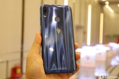 4 smartphone Vsmart chính thức ra mắt với giá từ 2,5 đến 6,3 triệu đồng