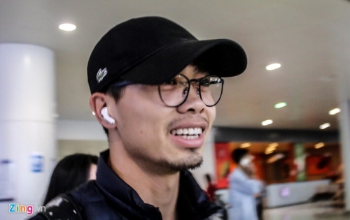 Bùi Tiến Dũng, Văn Hậu và các cầu thủ Việt Nam dùng điện thoại gì?