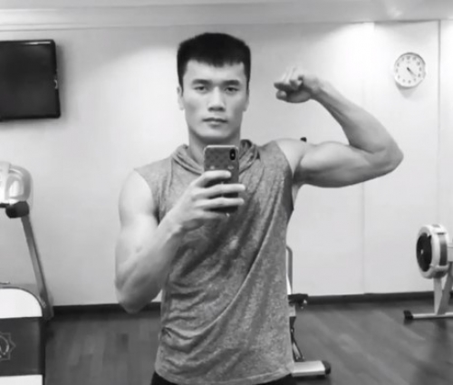 Bùi Tiến Dũng, Văn Hậu và các cầu thủ Việt Nam dùng điện thoại gì?