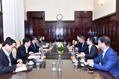 Thanh toán không dùng tiền mặt: Lấy khách hàng làm trọng tâm, ứng dụng thành tựu CMCN 4.0 Thanh toán không dùng tiền mặt: Lấy khách hàng làm trọng tâm, ứng dụng thành tựu CMCN 4.0