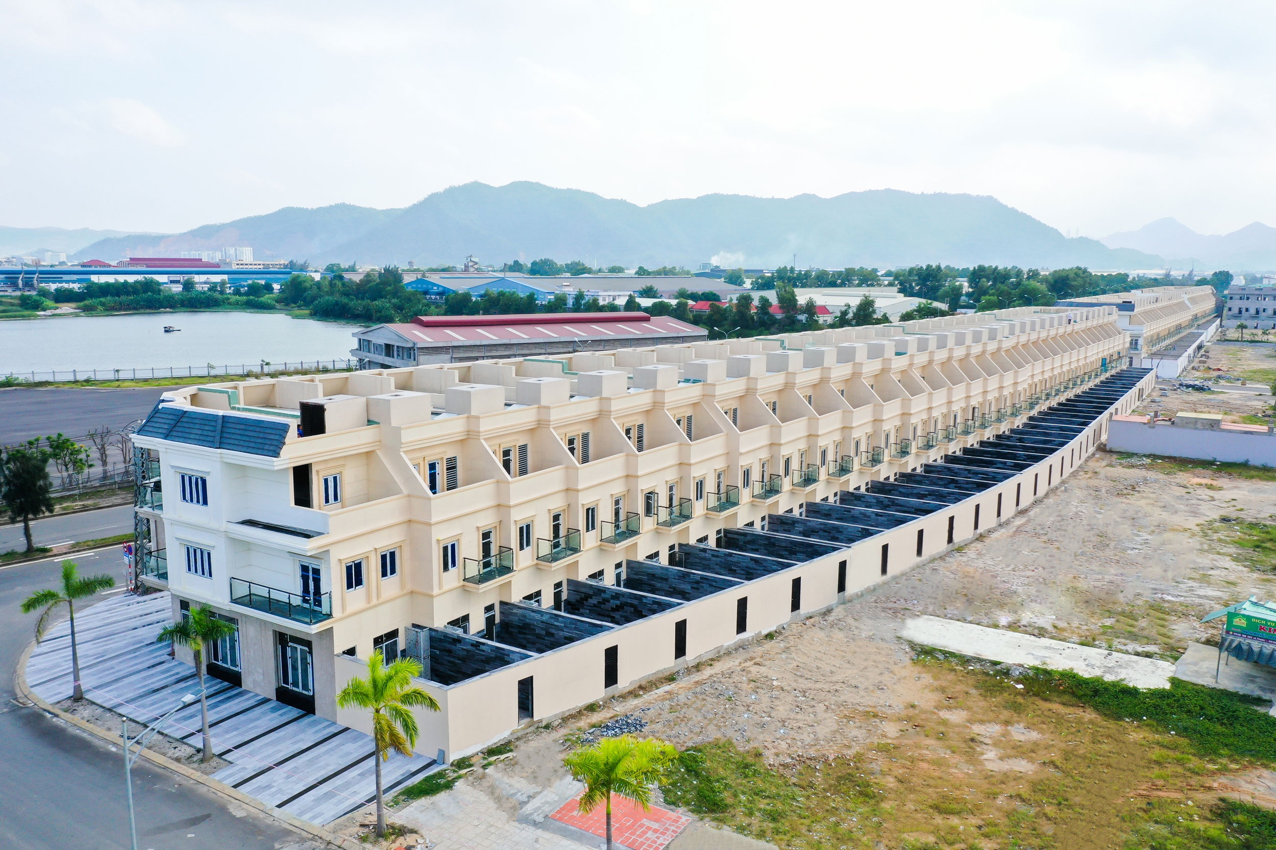 Đất Xanh Miền Trung bàn giao nhà đợt 2 tại dự án Lakeside Infinity dat xanh mien trung ban giao nha dot 2 tai du an lakeside infinity