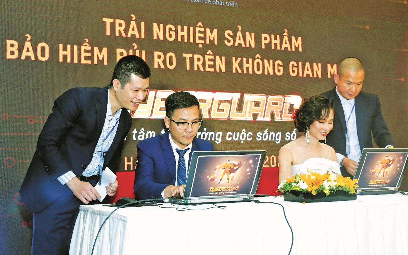 co hoi phat trien bao hiem khong gian mang