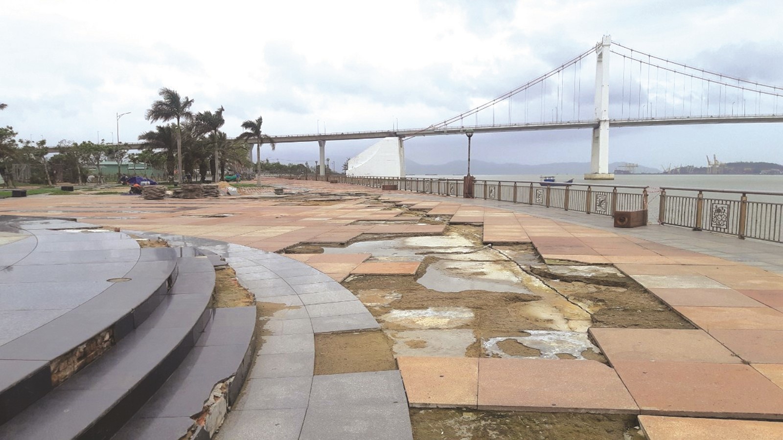 khac phuc hau qua mua bao dam bao an toan giao thong