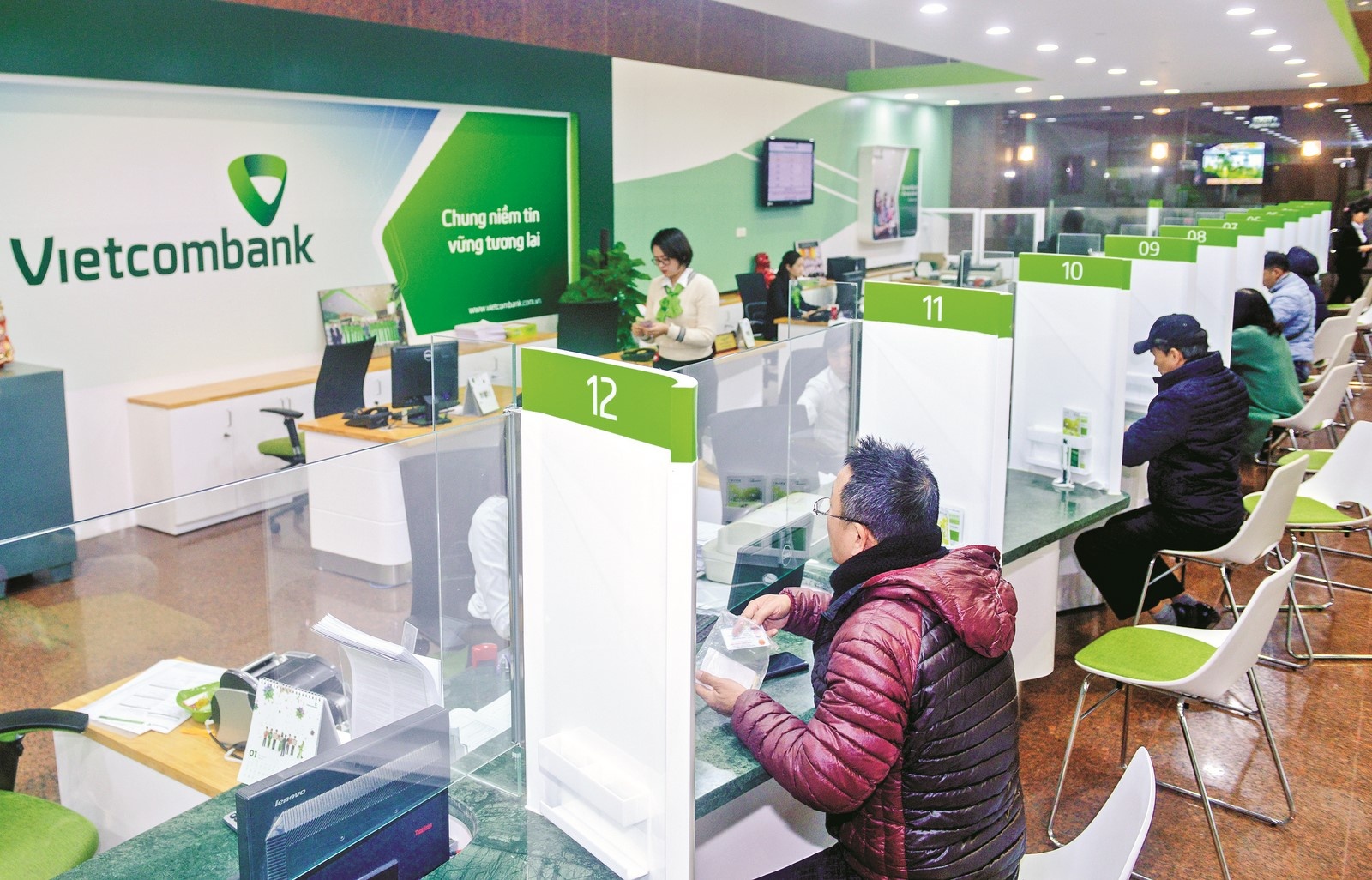 dieu hanh chinh sach tien te va hoat dong ngan hang 2020 khang dinh ban linh giua kho khan