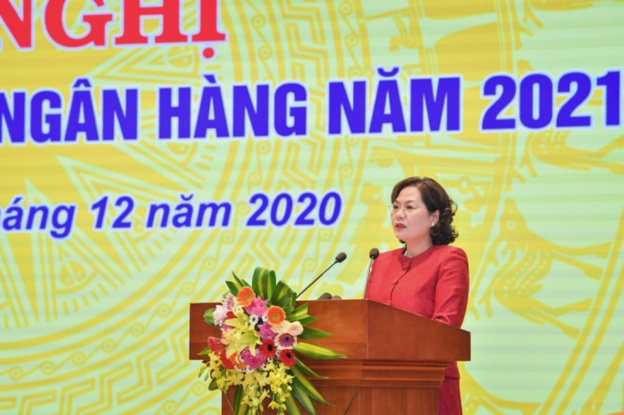 kien dinh muc tieu dieu hanh chinh sach tien te