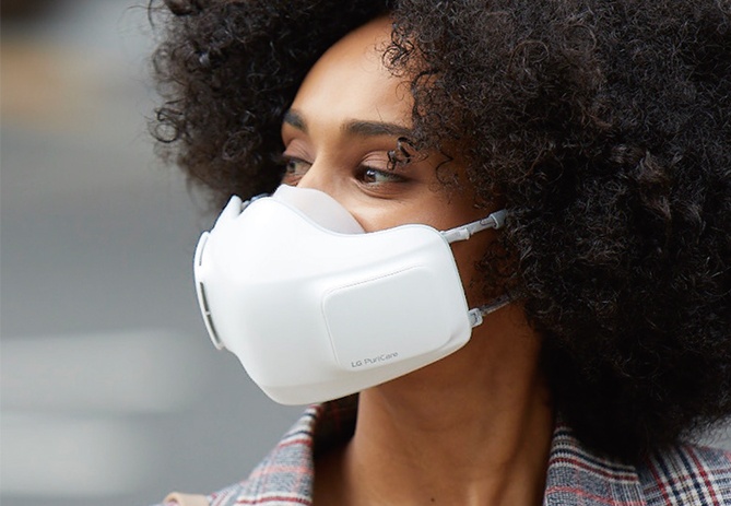 LG ra khẩu trang kiêm máy lọc không khí