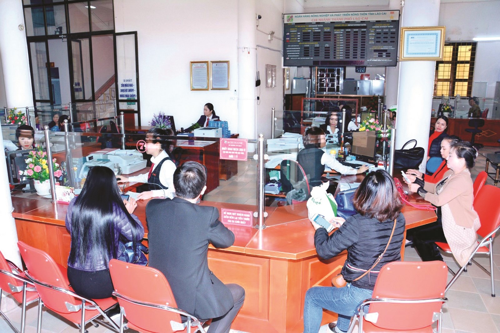 nganh ngan hang lao cai dong hanh cung doanh nghiep vuot kho