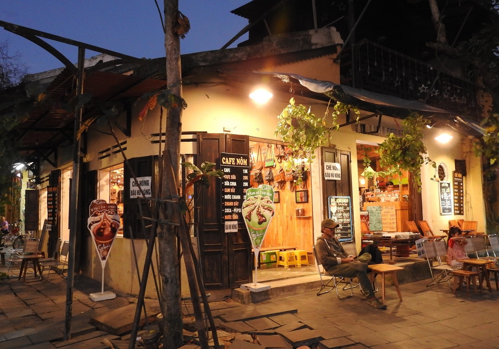 “Thắp sáng Hội An” chào mời du khách sau thời gian bão lũ, dịch bệnh thap sang hoi an chao moi du khach sau thoi gian bao lu dich benh