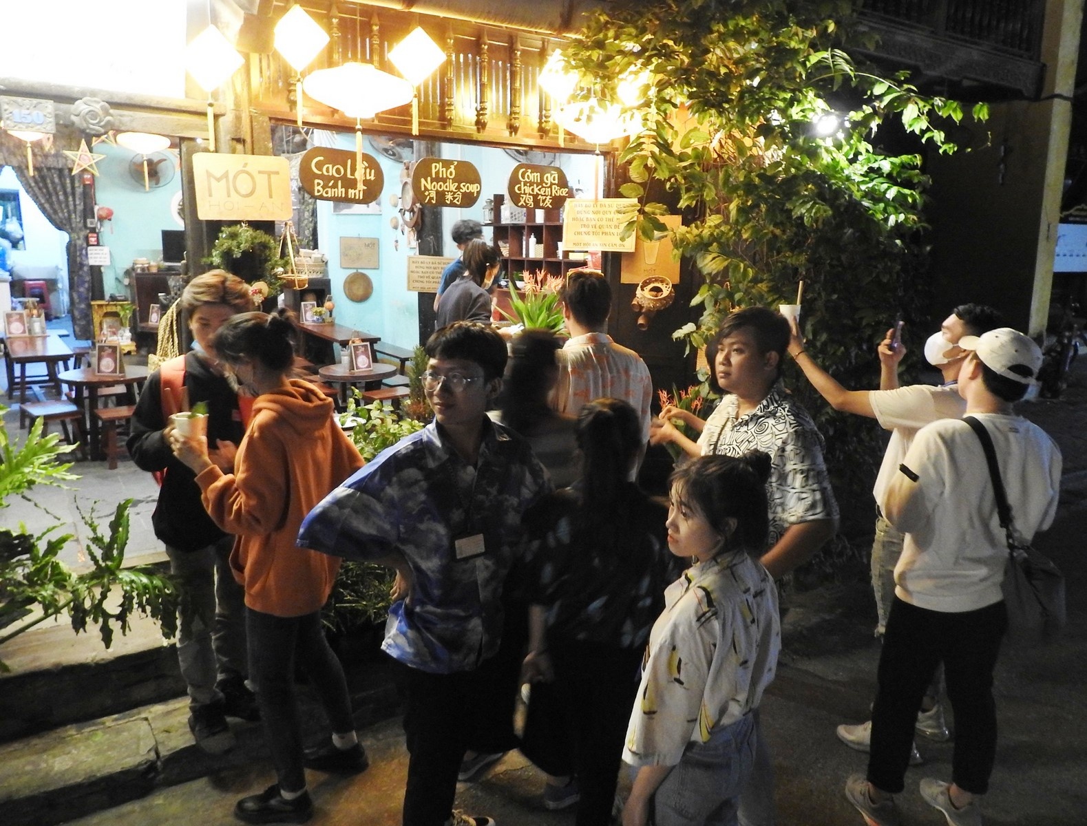 “Thắp sáng Hội An” chào mời du khách sau thời gian bão lũ, dịch bệnh thap sang hoi an chao moi du khach sau thoi gian bao lu dich benh