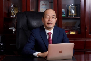 Ông Trịnh Văn Tuấn, Chủ tịch HĐQT OCB nhận giải Doanh nhân xuất sắc châu Á 2021