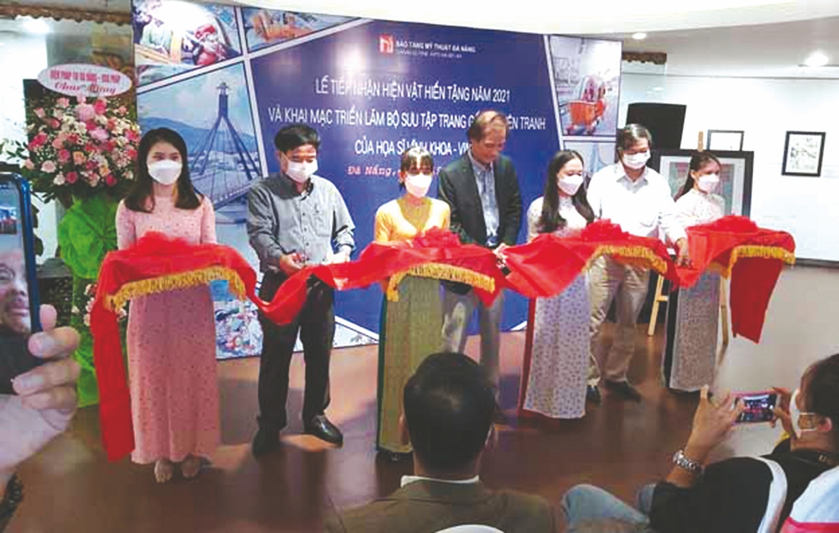 Họa sĩ Vĩnh Khoa và bộ sưu tập truyện tranh tại quê nhà hoa si vinh khoa va bo suu tap truyen tranh tai que nha