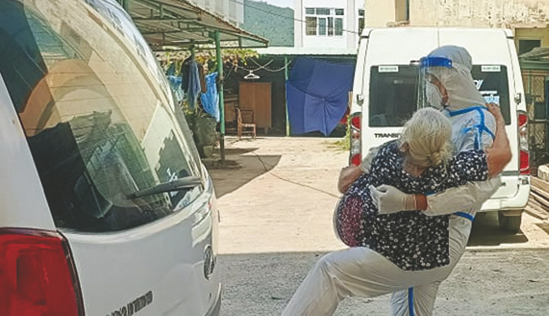 Người lính biên phòng nơi tuyến đầu chống dịch nguoi linh bien phong noi tuyen dau chong dich