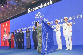 Sacombank đón nhận Huân chương Lao động hạng Nhì vào dịp kỷ niệm 30 năm thành lập
