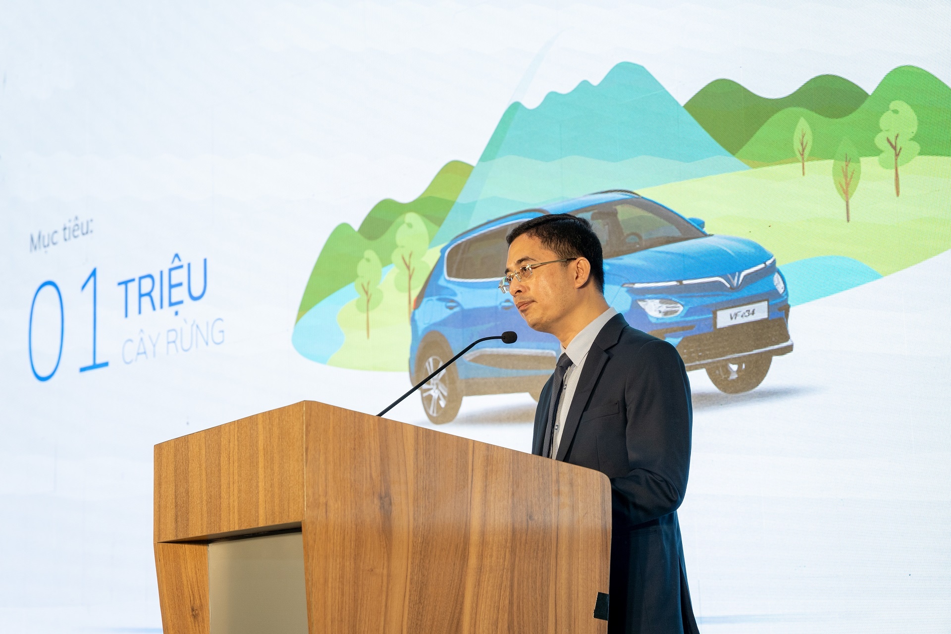 Nhìn lại khoảnh khắc lịch sử: Ô tô điện thông minh đầu tiên của Việt Nam đến tay khách hàng nhin lai khoanh khac lich su o to dien thong minh dau tien cua viet nam den tay khach hang