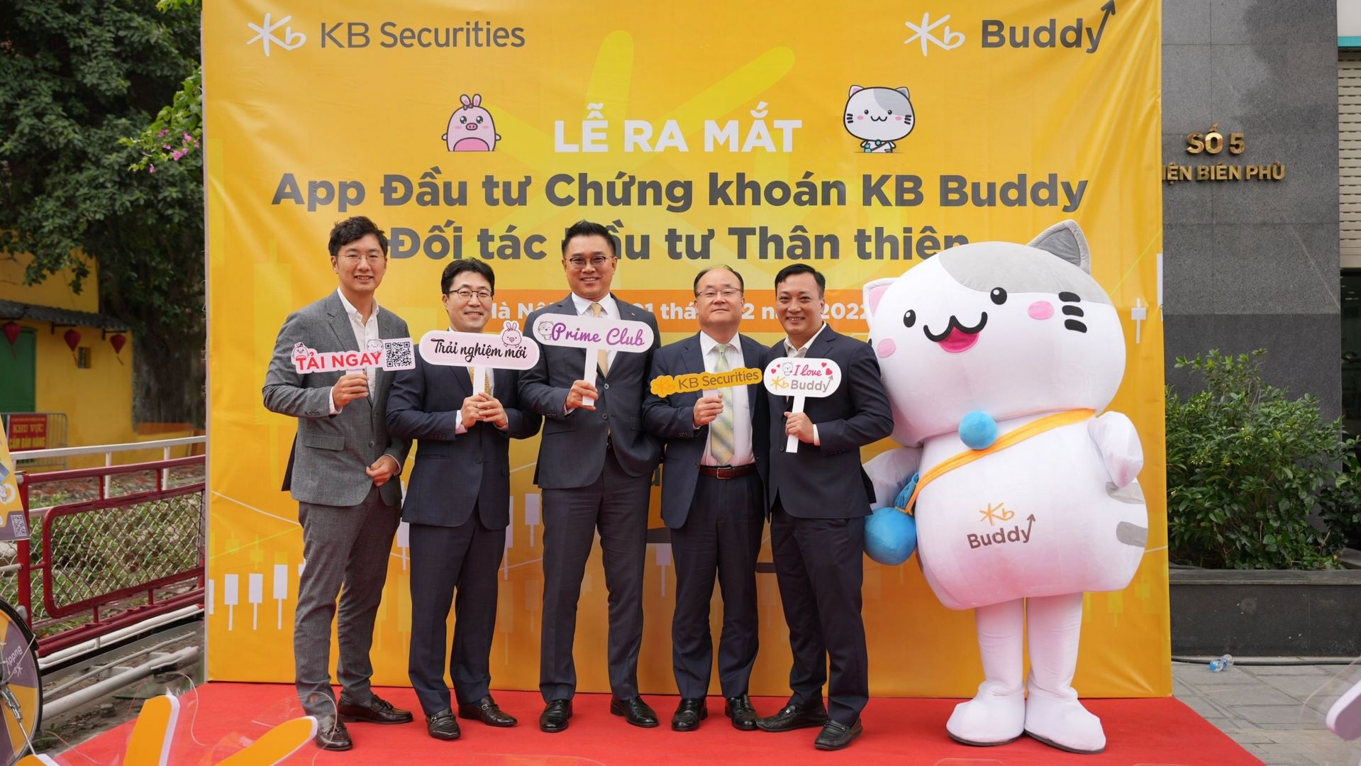 Ra mắt ứng dụng đầu tư chứng khoán KB Buddy