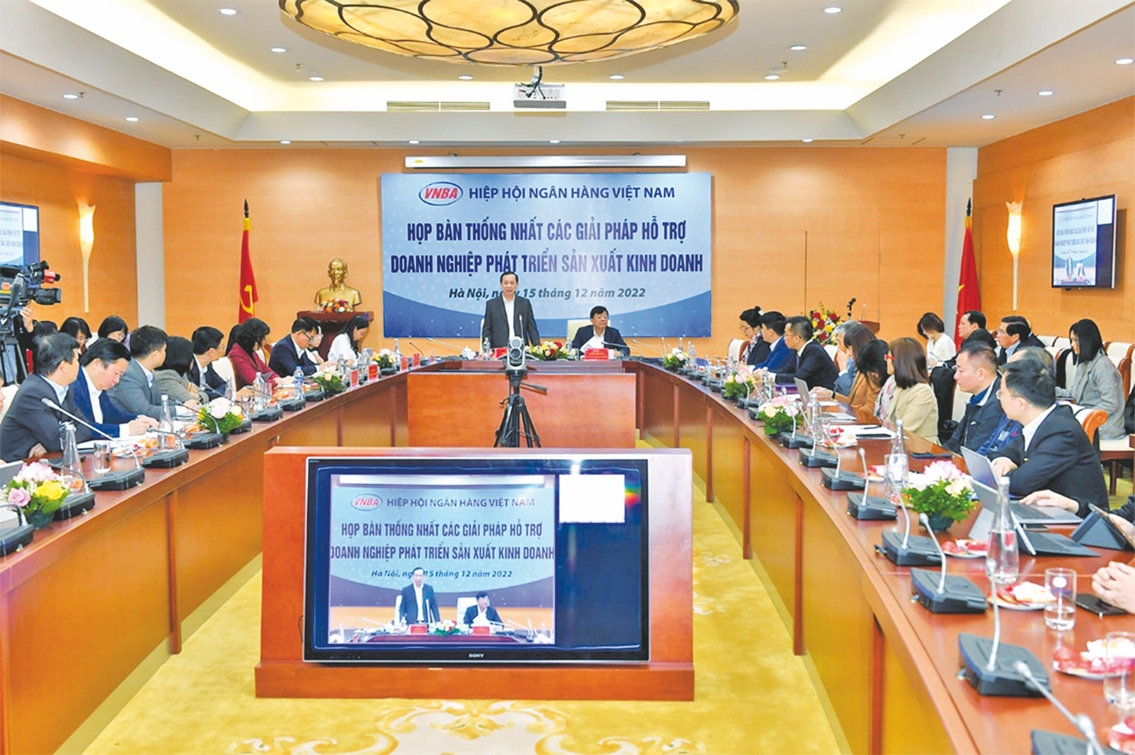 Đồng thuận giảm lãi suất hỗ trợ doanh nghiệp dong thuan giam lai suat ho tro doanh nghiep