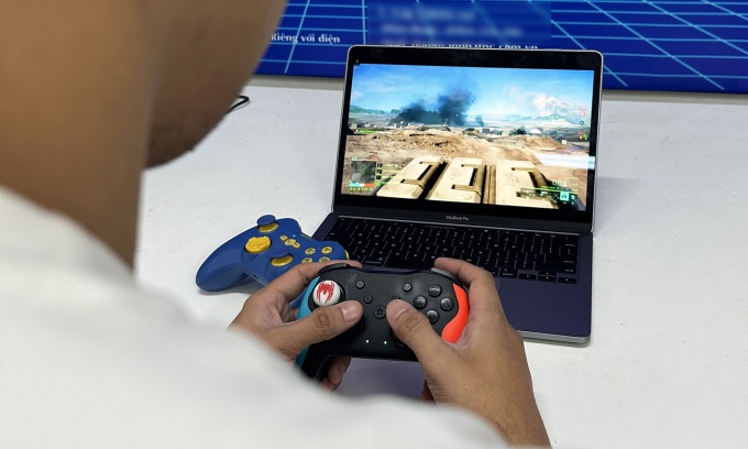 choi game khung tren dam may