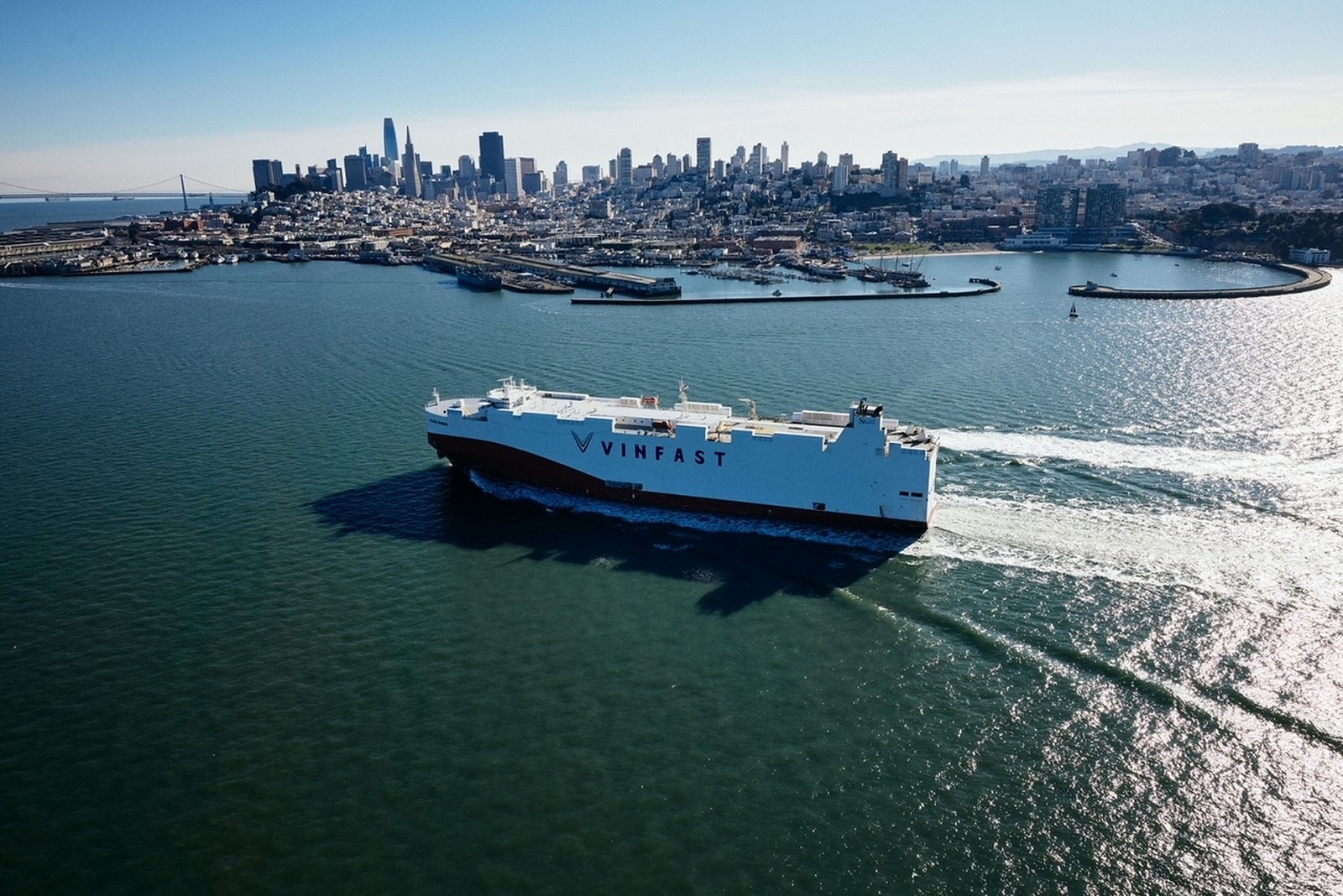 lo xe dau tien cap cang california vinfast nhan giay phep ban hang tai my