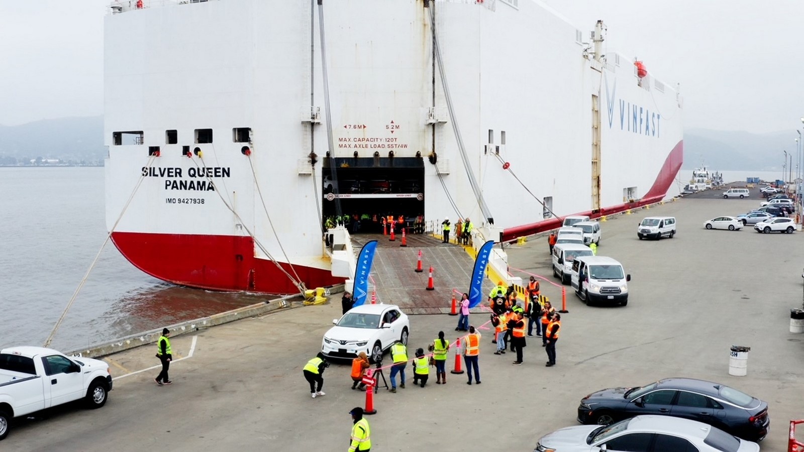 lo xe dau tien cap cang california vinfast nhan giay phep ban hang tai my