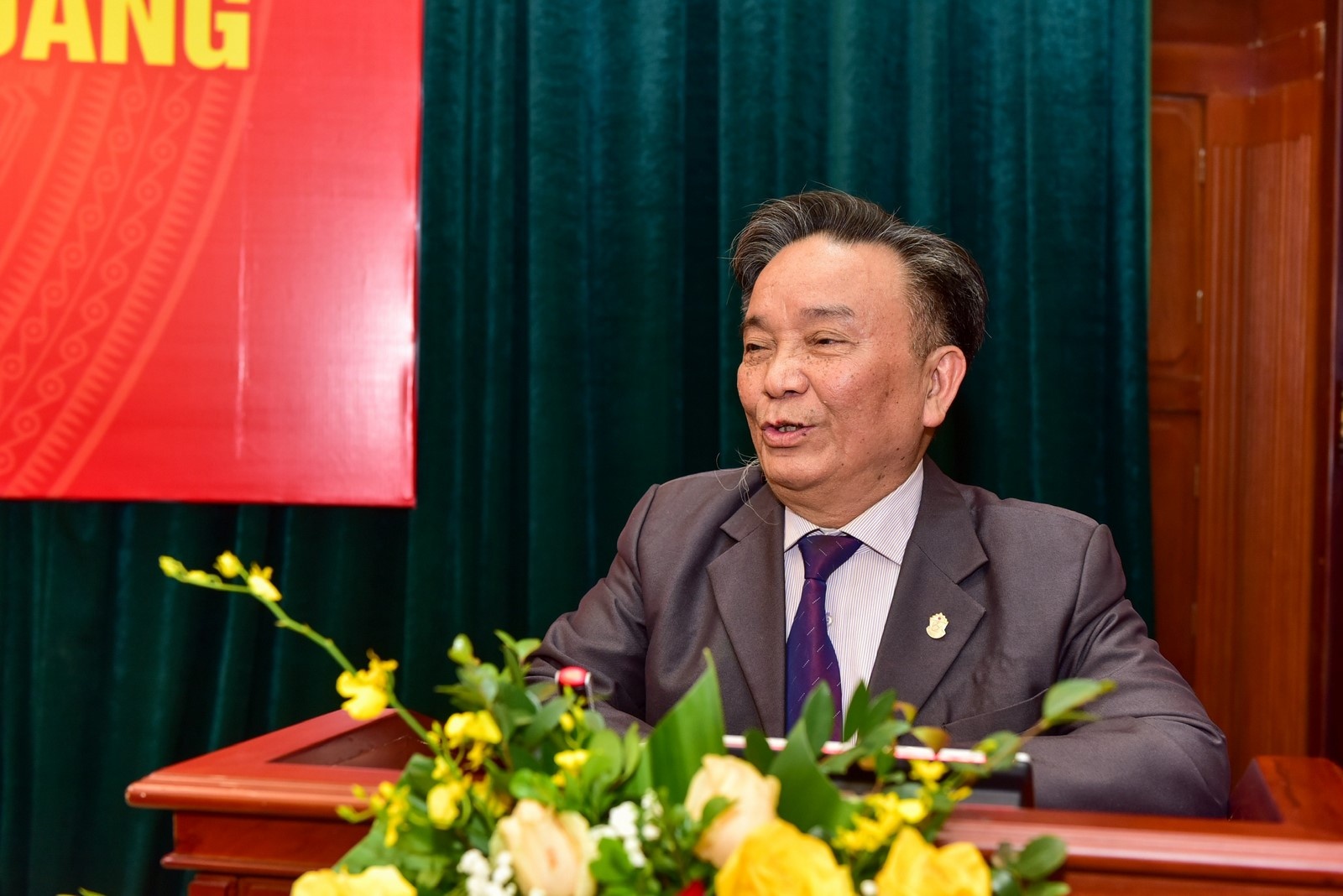 tri an cac the he lanh dao dang uy va can bo chuyen trach cong tac dang