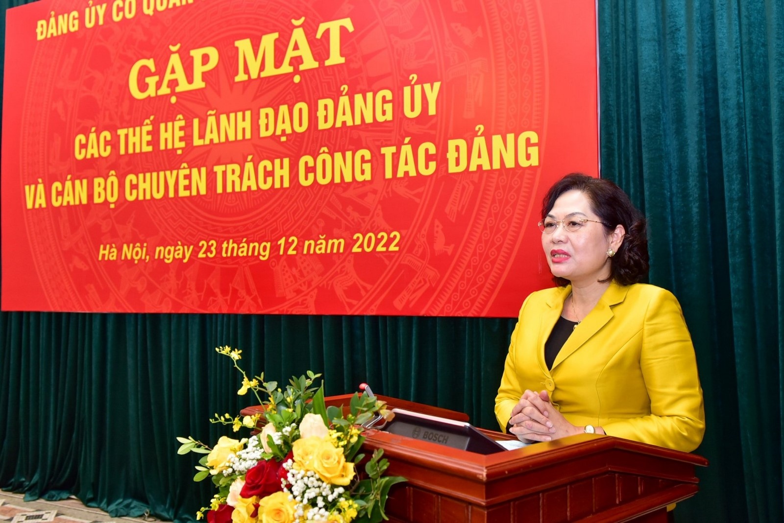 tri an cac the he lanh dao dang uy va can bo chuyen trach cong tac dang