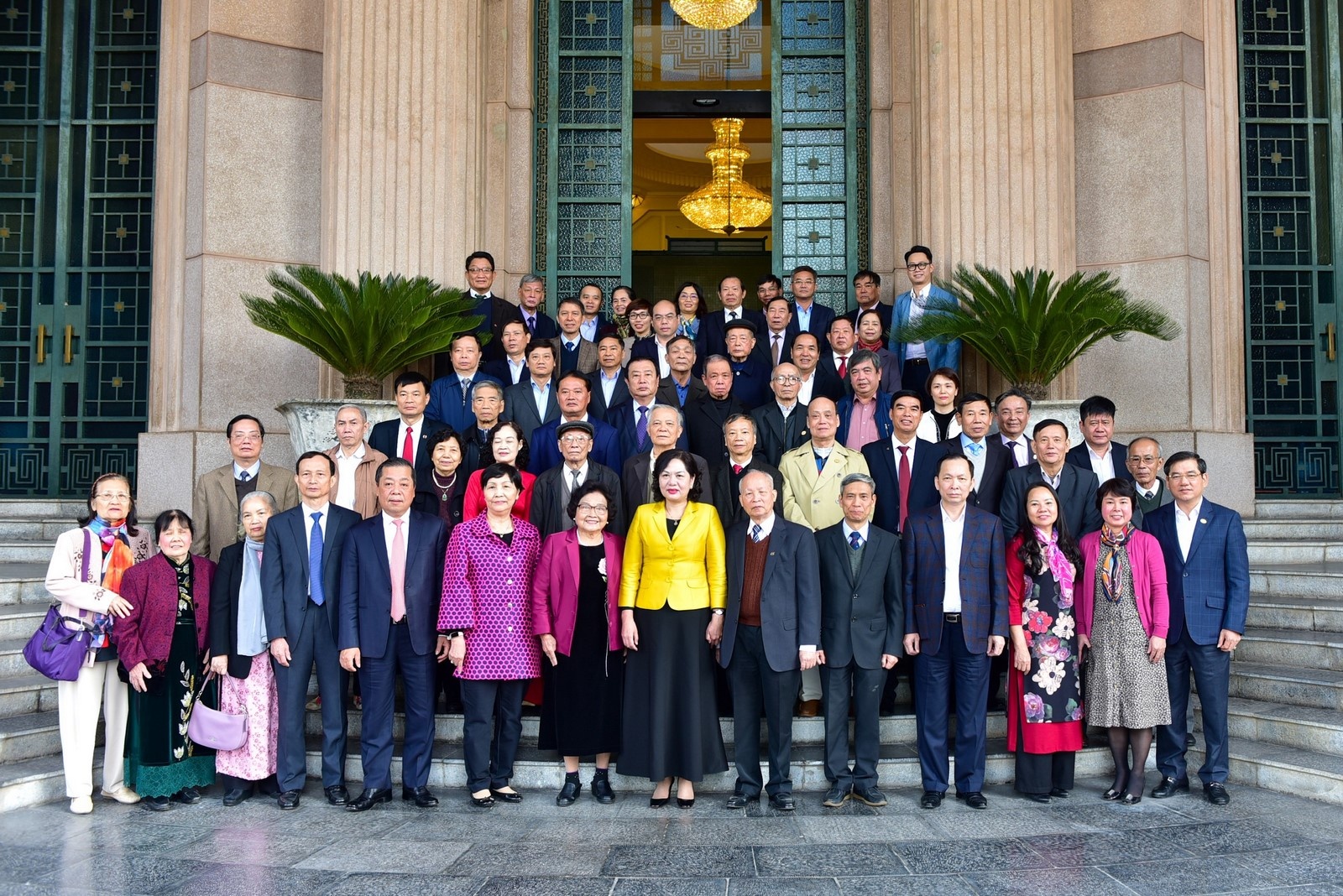 tri an cac the he lanh dao dang uy va can bo chuyen trach cong tac dang