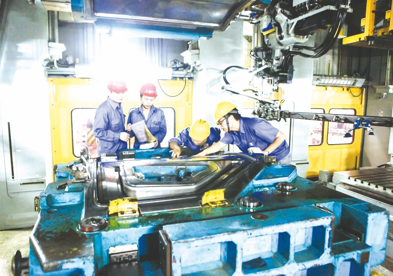 nganh cong thuong doi moi mo hinh tang truong