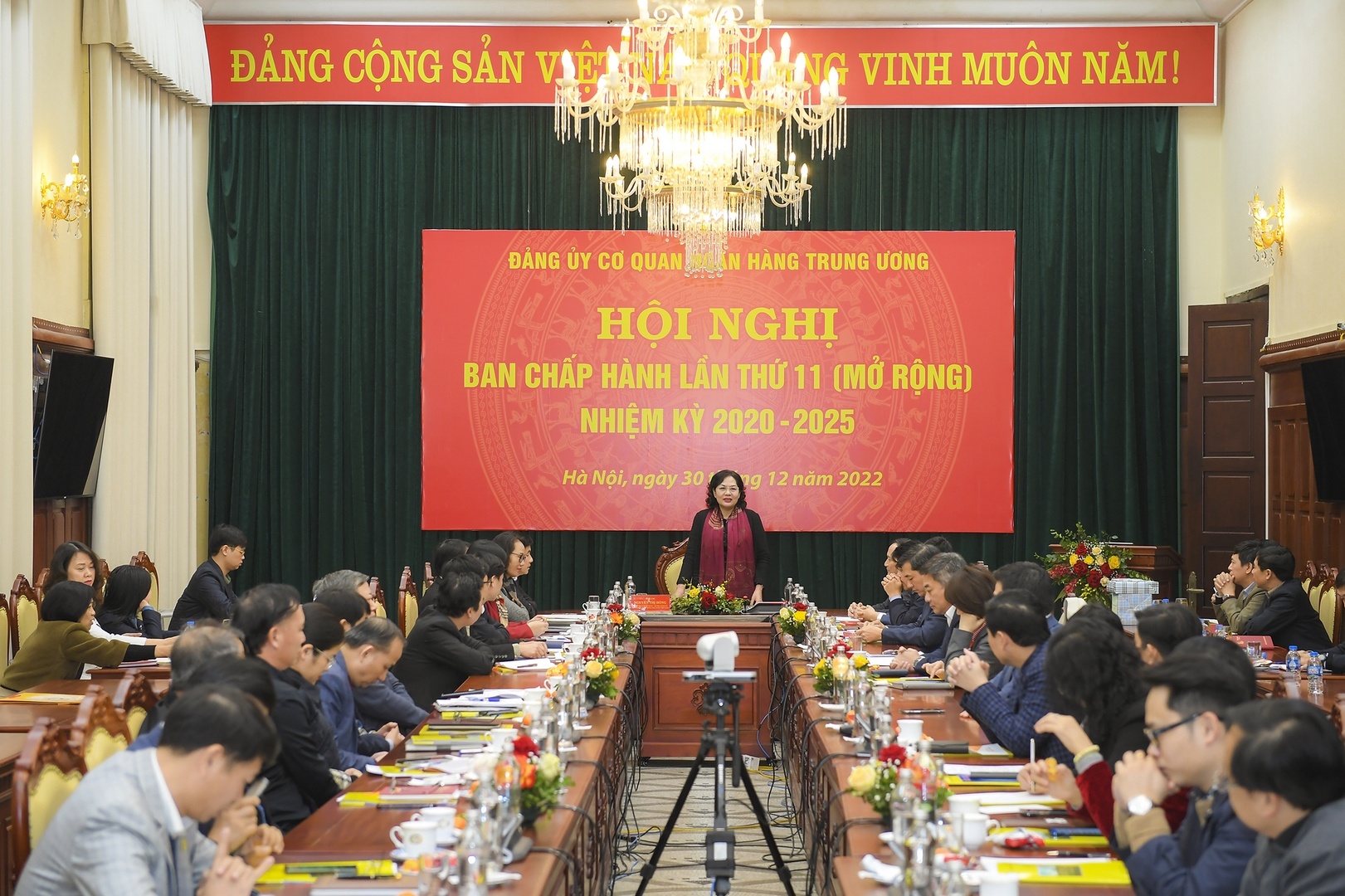 phat huy tinh than dang vien trong thuc hien nhiem vu chinh tri