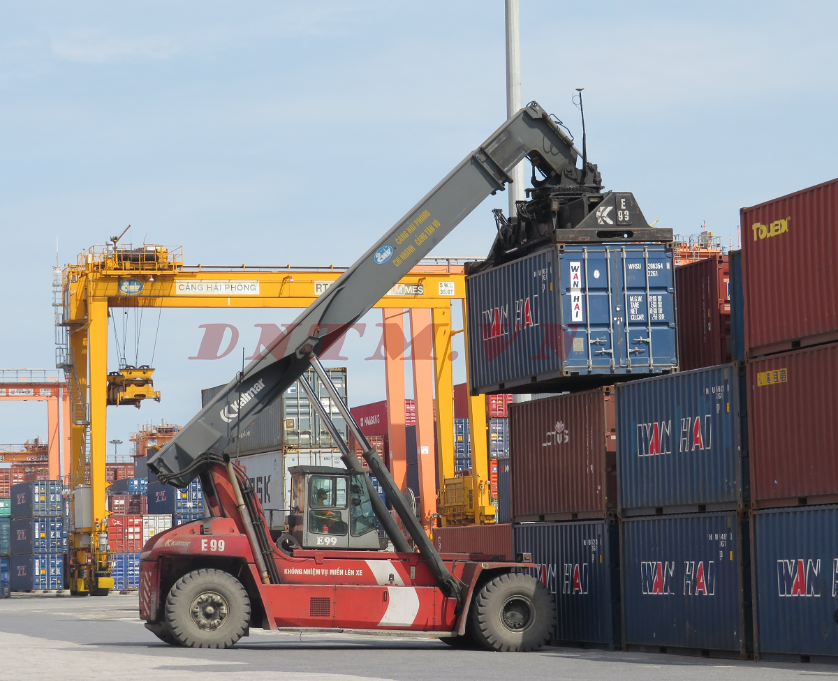 Ngoại thương tăng 'thẳng đứng' và những điểm nhấn đáng chú ý