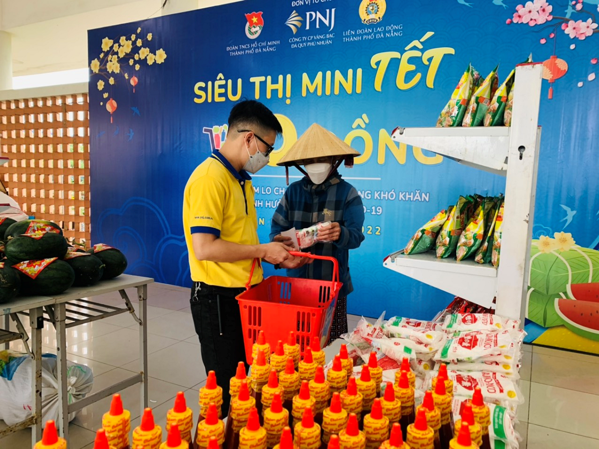 pnj tiep tuc ho tro hoan canh kho khan don tet nham dan 2022