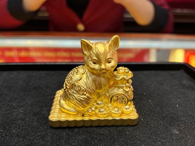 Nhiều người tranh thủ đi mua vàng trước ngày vía Thần tài nhieu nguoi tranh thu di mua vang truoc ngay via than tai