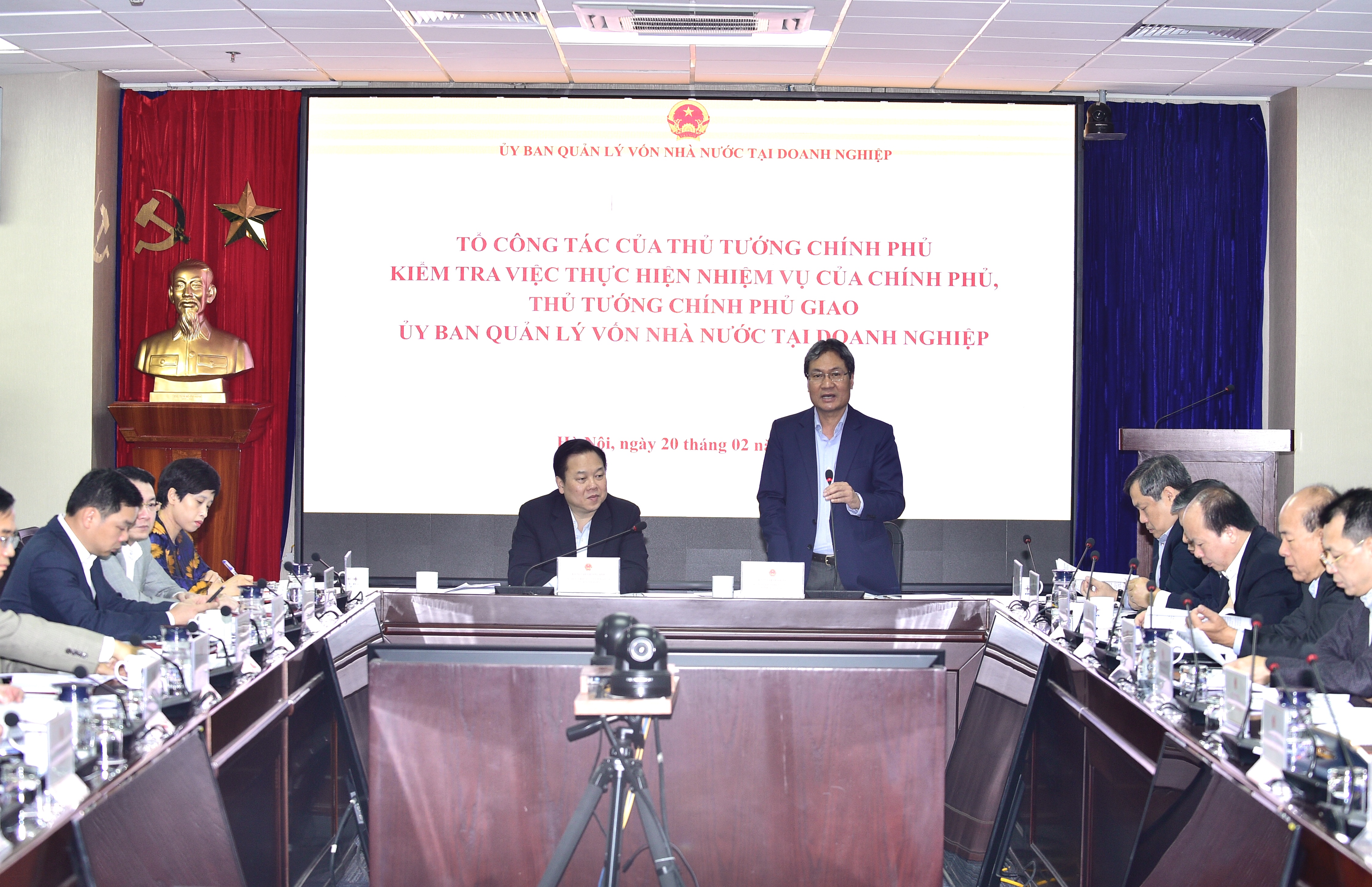 Tổ công tác của Thủ tướng làm việc với Ủy ban Quản lý vốn và 13 doanh nghiệp lớn to cong tac cua thu tuong lam viec voi uy ban quan ly von va 13 doanh nghiep lon