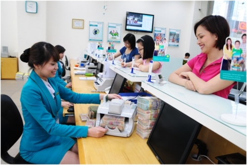 ABBANK tặng thêm lãi suất cho khách hàng nữ