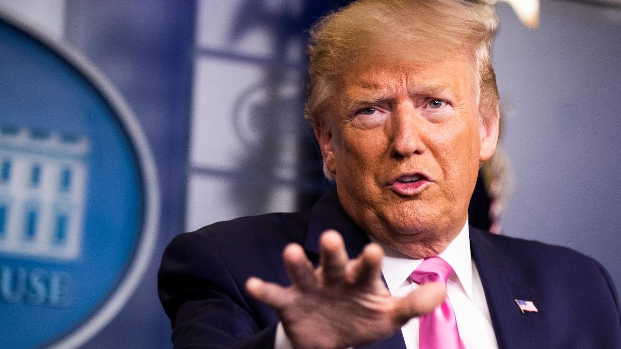 Trump nói Fed nên giảm mạnh lãi suất trump noi fed nen giam manh lai suat