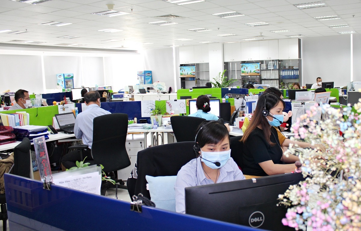 vinamilk ho tro 10 ty dong mua thiet bi y te de phong chong dich covid 19