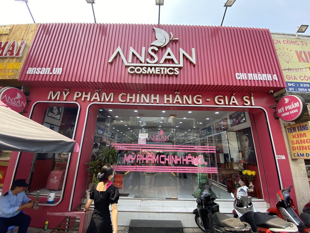 phat hien he thong ansan cosmetics tai tphcm ban my pham co nhieu dau hieu vi pham