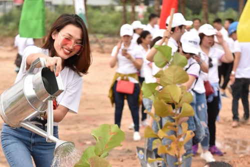 10.000 cây xanh được trồng trong Lễ phát động chiến dịch Go Green 2019 của Tập đoàn FLC 10.000 cây xanh được trồng trong Lễ phát động chiến dịch Go Green 2019 của Tập đoàn FLC