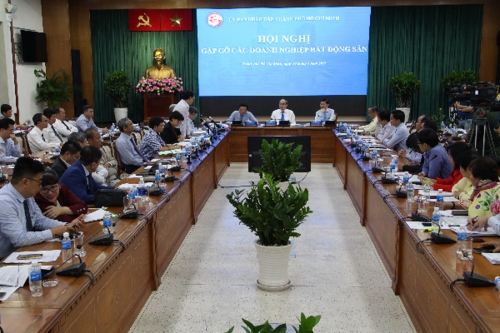 TP.HCM: Bất động sản gặp khó, chính quyền hứa vào cuộc tháo gỡ TP.HCM: Bất động sản gặp khó, chính quyền hứa vào cuộc tháo gỡ